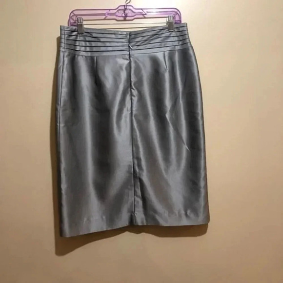 - Metro Style gray metallic skirt - Picture 3 of 10